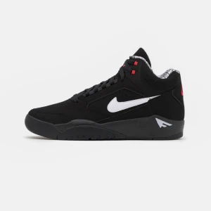 Air flight lite mid sneakers. Vit/svart,röd  - Köpte från Zalando för 1600kr   Oanvända   42  