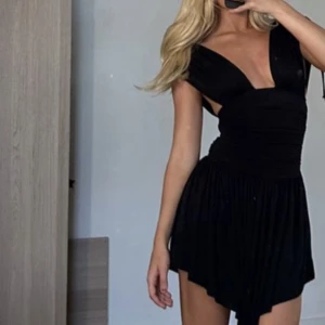 Klänning  - Lånade bilder, betalning sker via swish och köparen står för frakt 