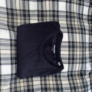 Jack & Jones t-shirt - En Jack & Jones t-shirt Nypris 79kr