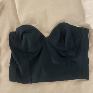 Korsett topp  - Superfin Korsett topp från Zara🥰använd fåtal gånger! 
