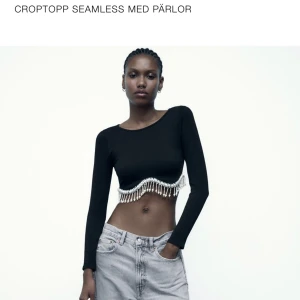Zara topp - Seamless croptop från Zara i storleken XS-S. Aldrig använd. 