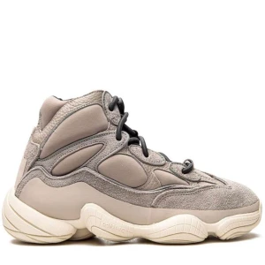 Yeezy 500 high - Yeezy 500 high sneakers in “mist stone”. Brand new, never worn because they run small. Bought from Restocks for 3400kr. Proof of authenticity from Restocks. 