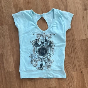 Tröja - Jätte fin vlå tröja med öppen rygg lappen finns inte kvar men jag har s och den passar mig💗