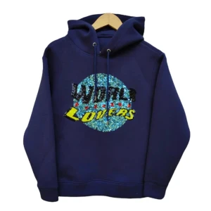 Sandro hoodie - world lovers - Säljer denna snygga men framförallt sköna hoodien från Sandro. Storlek S, och nypriset är 2000 kr.