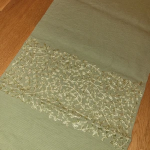 Bordsduk - Ljusgrön bordsduk från Hemtex. Kan fraktas, men köparen står för frakten🫶 Längd: ca 127cm Bredd: ca 36cm