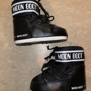 Moon Boot  - Använda ett fåtal gånger, som gott som nya. Strl 36-38