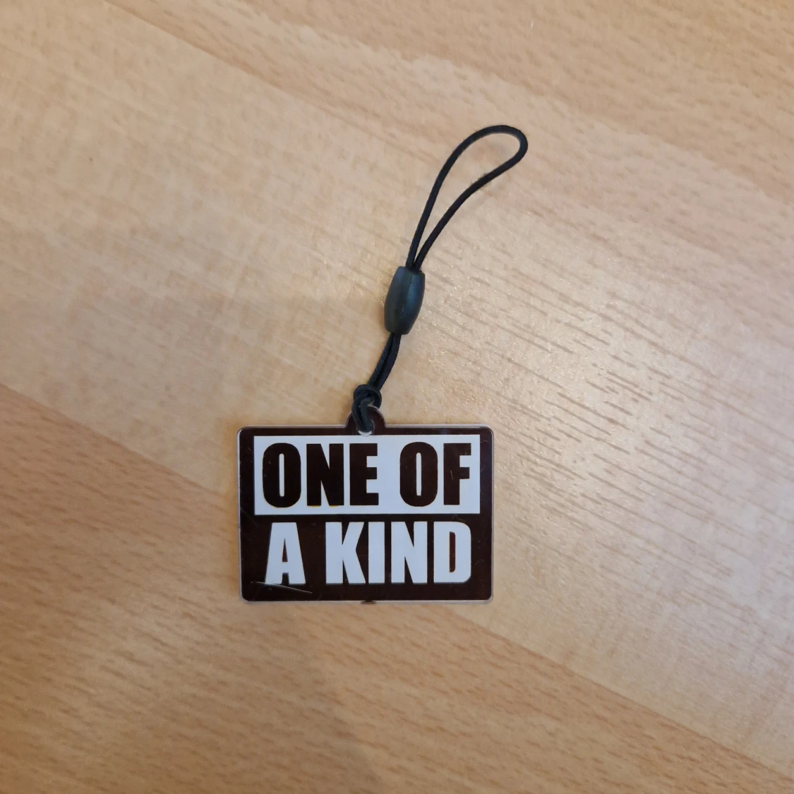 Mobilsmycke G-Dragon