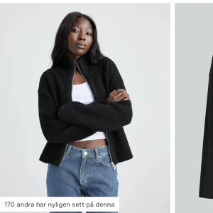 Wait for me Bikbok - säljer denna populära ribbstickade kofta från bikbok i svart, helt ny med prislapp kvar.