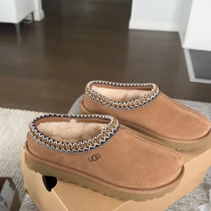 Ugg - Säljer mina helt nya Ugg Tazz! Oanvända!