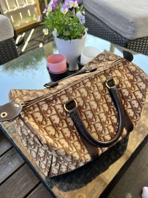 Dior Boston - Great condition, only flaws on the inside