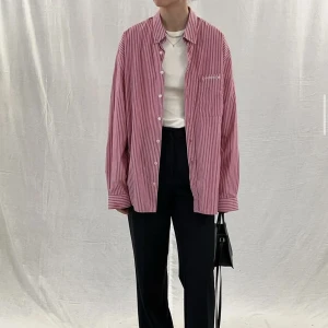 Rosa skjorta  - Rosa randig skjorta köpt secondhand, finns att köpa på instagram ”One More Use” som är mitt UF företag 🦋