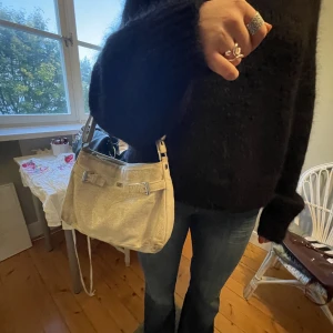 Vit/beige väska - En vintage handväska