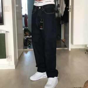 Levis stay loose w31 - köpta i malaga för 1200kr. använda ett fått antal gånger så lapparna är av.
