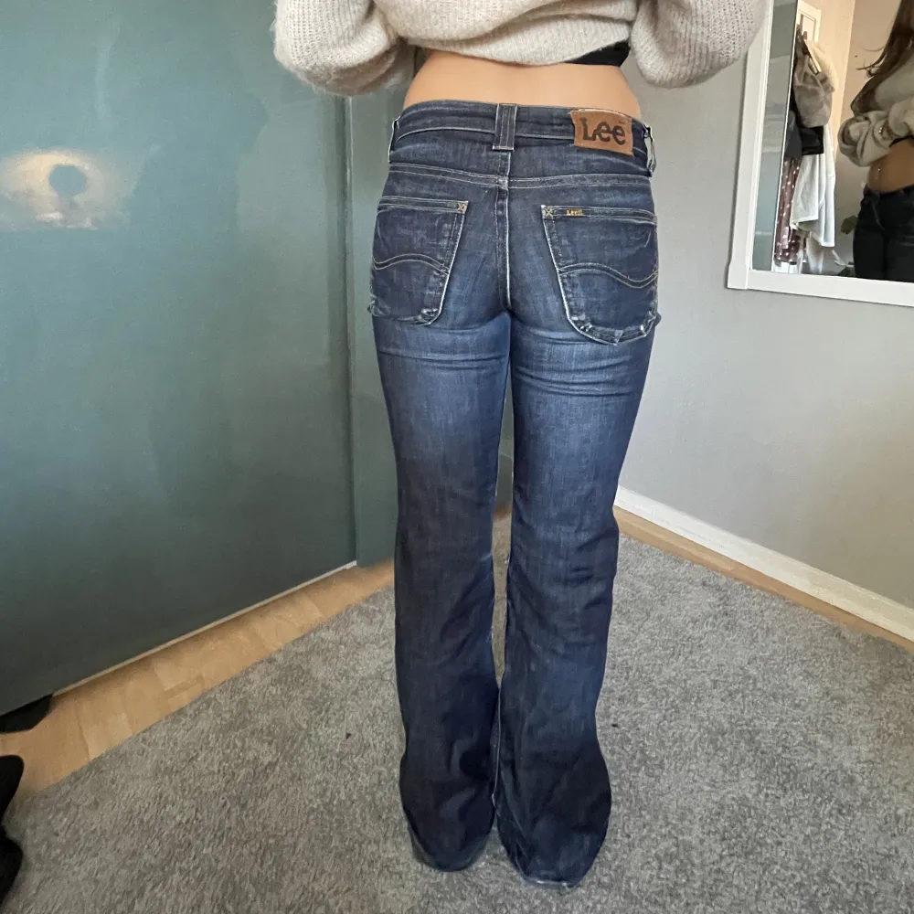 Jätte fina jeans som tyvärr är för små för mig. Jeans & Byxor.
