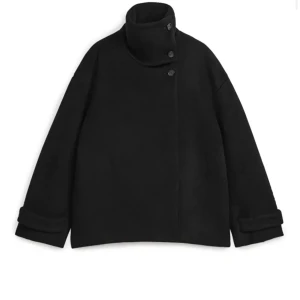 Intressekoll Arket Jacka  - Funderar på att sälja min arket jacka som jag använde förra hösten!   Är i gott skick men absolut använd! 