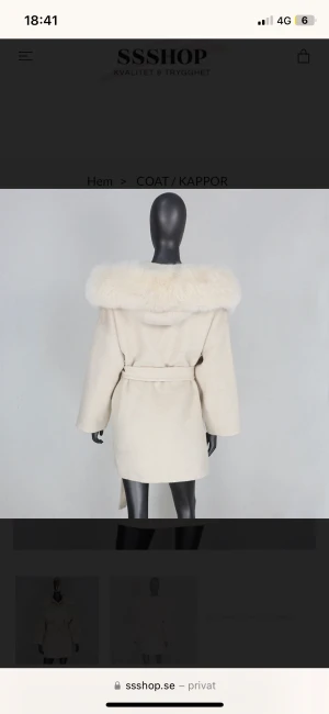 Dallas coat  - Hej! Kollar intresset på min Dallas coat i färgen cream white. Köpt för två månader sen. 