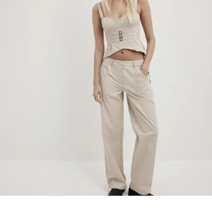 Nakd set - Säljer detta oanvända setet från lojsan wallins kollektion med nakd. Storlek 36 i båda delarna.