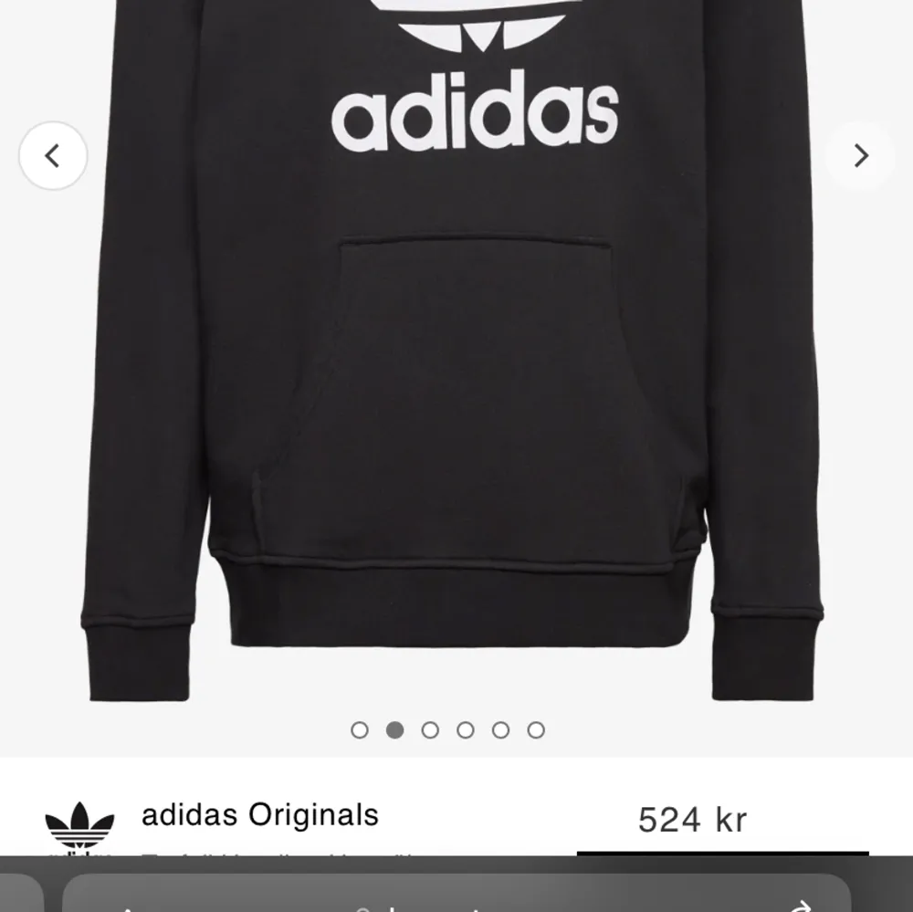Adidas hoodie i bra skick, säljer för kommer inte till användning💕. Hoodies.