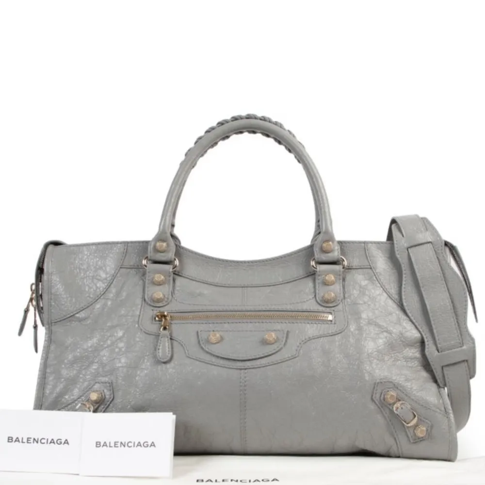 Balenciaga Gris Haussmannien Giant 12 Part-Time Bag. Dustbag ingår. Finns äkthetsbevis. Skriv för fler bilder 😊. Väskor.