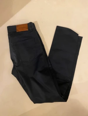 J.Lindeberg Jeans  - Hej! Säljer nu mina J.Lindeberg jeans i storlek 29/32, fint skick. Tveka inte på att höra av dig om du har frågor kring varan!