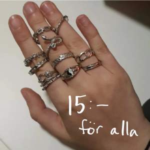 säljer några ringar som inte används :) 15kr för alla (12st)❤️   frakt 15kr eller via plick