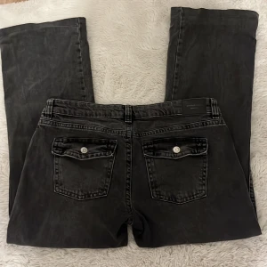  Perfect Jeans  - Mörk grå jeans använda 1 gång  Lågmidjade med fickor 