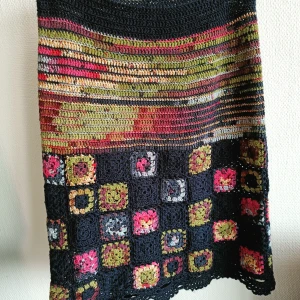 Virkad kjol i ullmix - Jag har virkat den själv. Det är en garnblandning av ull och akryl. Storlek 36/38. Fint skick