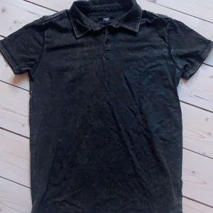 Affliction type polo - Strl M