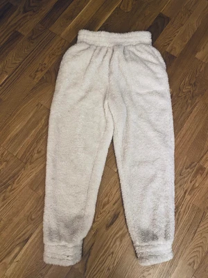 Mysbyxor hunkemöller - Nya, aldrig använda. Enbart testade. Riktigt mjuka och mysiga byxor från Hunkemöller. 