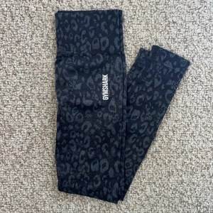 Gymshark M - Sparsamt använda och säljes i mycket fint skick!  Storlek M 