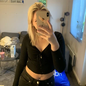 Tröja - Näst intill oanvänd tröja, då den inte är min stil!