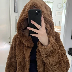 Jacka - Supersöt jacka som knappt har använts!🤎