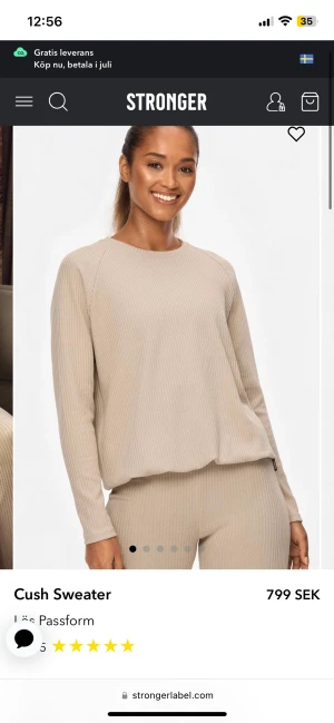 Stronger stickad tröja - Stronger tröja, finns snören där nere så man kan spänna åt om man vill💘 nyskick! Köpte för 800&