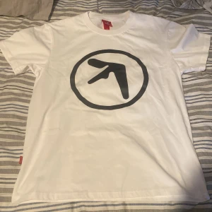 Aphex twin t-shirt - Helt ny oanvänd. Skriv om intresse 🦦