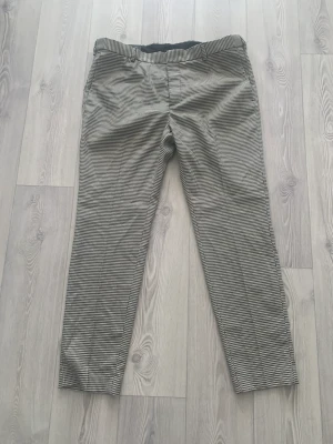 Byxor  - Fin byxor helt nya aldrig använda. Skinny fit. 