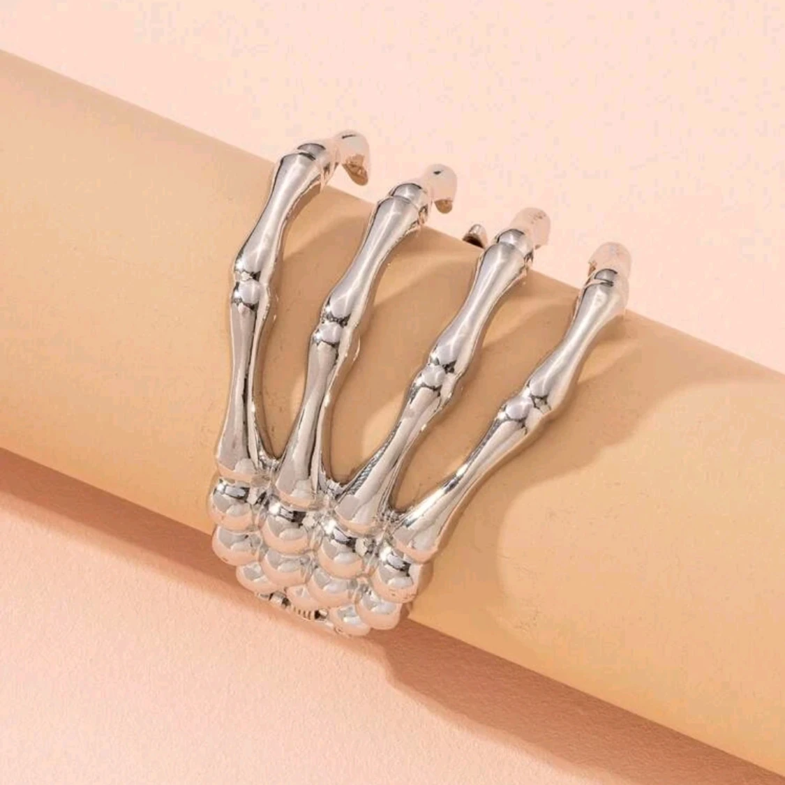 Armband med Skelett Hand Design