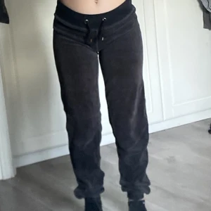 Byxor  - Sköna lite low waisted 
