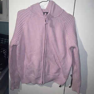 Stockad huvtröja - Så fin rosa färg