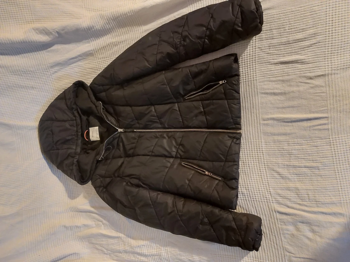 Bershka svart täckjacka