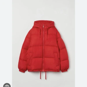 Röd jacka, HM - Röd jacka från hm 