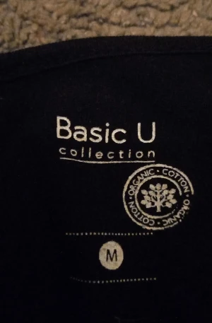 Svart linne - Litet svart linne  som är helt bommulsbaserat💓