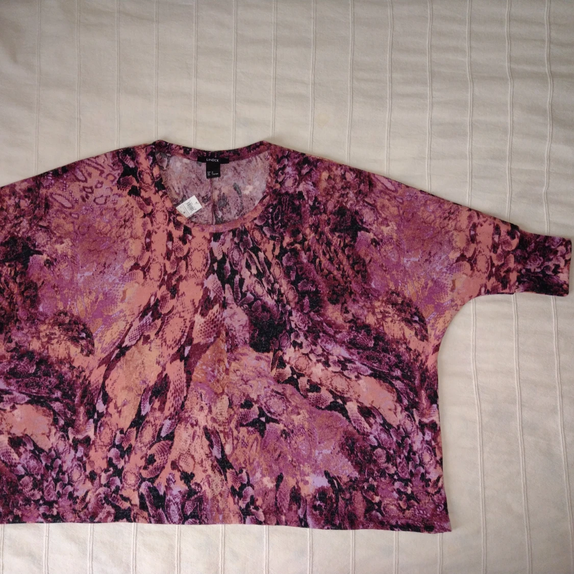 Oanvänd! Finstickad mönstrad tröja i en loose och boxig modell - storlek M - 90