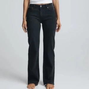 Jeans - 10/10 skick.  Ord. Pris 699kr. Skriv privat för fler bilder.  Använd ca 2 gånger.