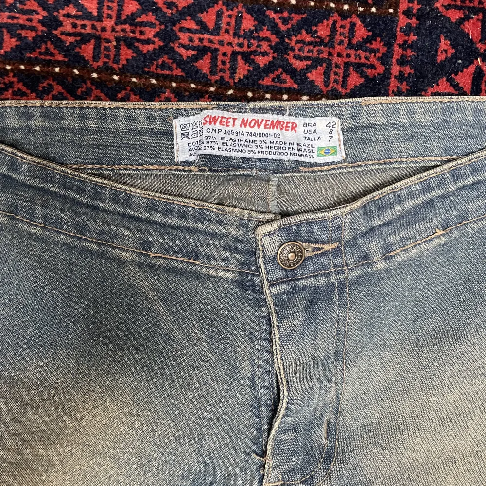 SUPERSKÖNA JEANS MED PERFEKT PASSFORM. KÖPT PÅ HUMANA FÖR 550. Jeans & Byxor.