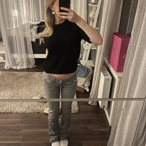 Ltb jeans - Intressekoll på mina ltb valerie jeans. Det är den lite mörkare färgen, perfekt nu på höst/vintern 🤍🤍