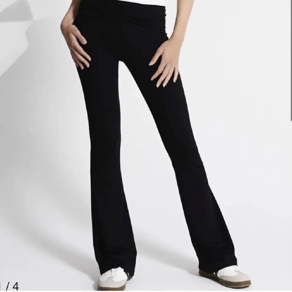 Yoga pants storlek xs, helt nya utan prislapp. Jeans & Byxor.