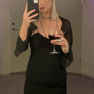 Topp - Säljer en så snygg topp från zara strl S🤍