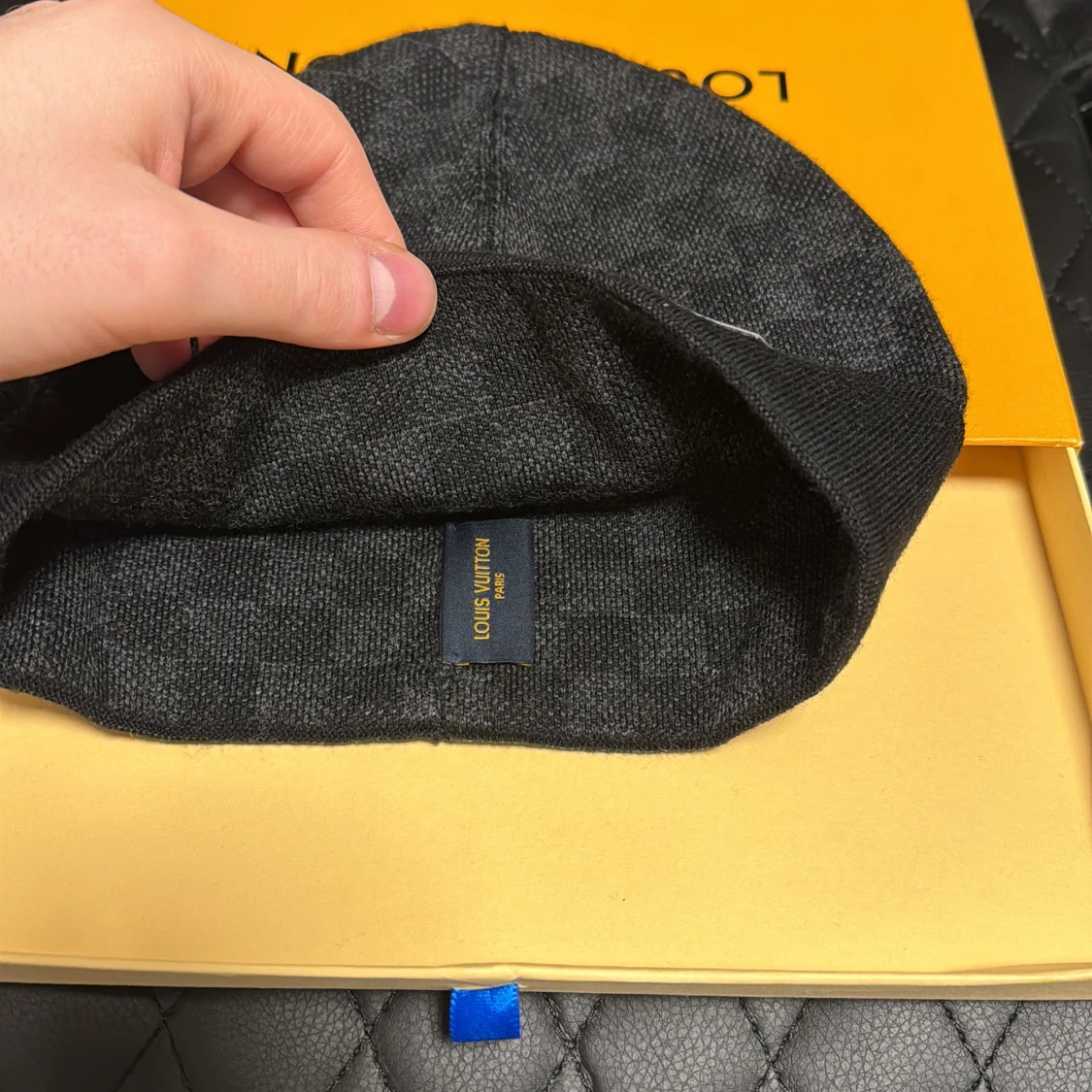 Louis Vuitton mössa  - 90