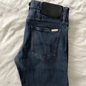 Armani Exchange Jeans - Knappt använda. Säljer pga att dom inte passar. Skick 9/10