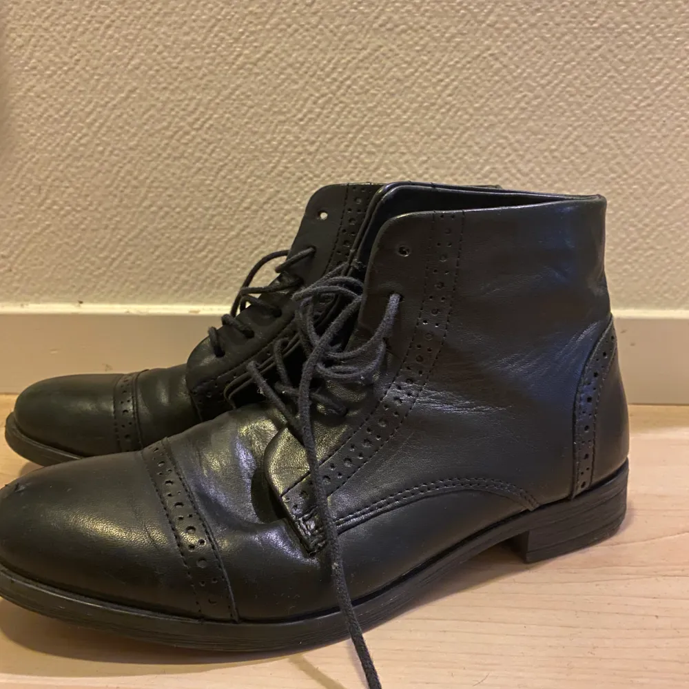 Svarta boots vintage. Skor.